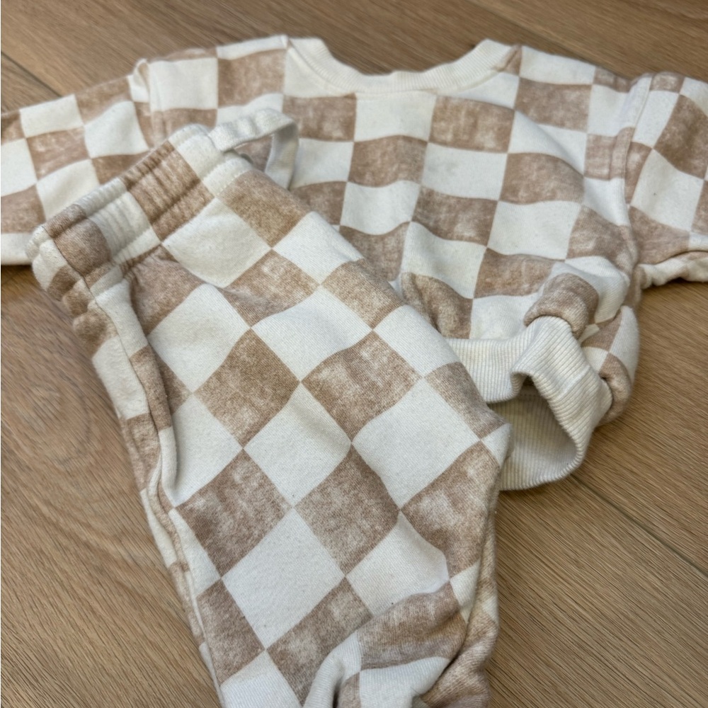 Cozy Kids Checkered Set in Cream and Tan